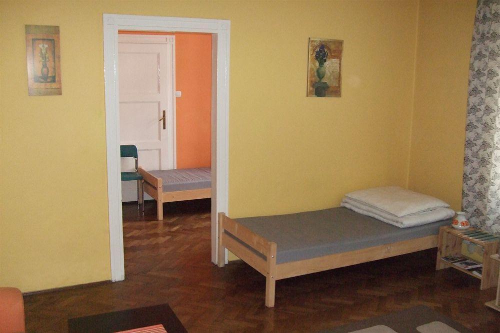 Old Walls Hostel Krakau Buitenkant foto