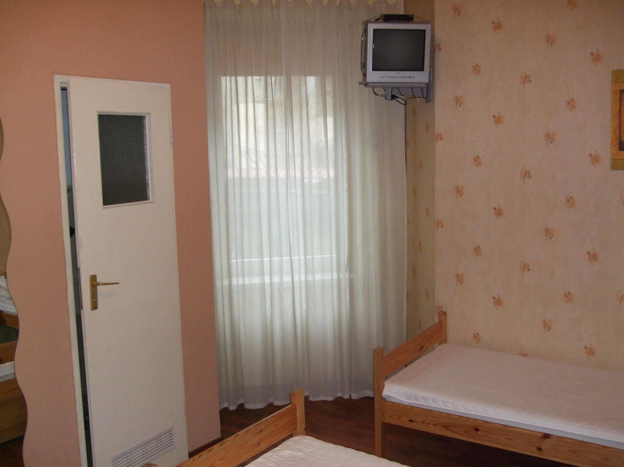Old Walls Hostel Krakau Buitenkant foto