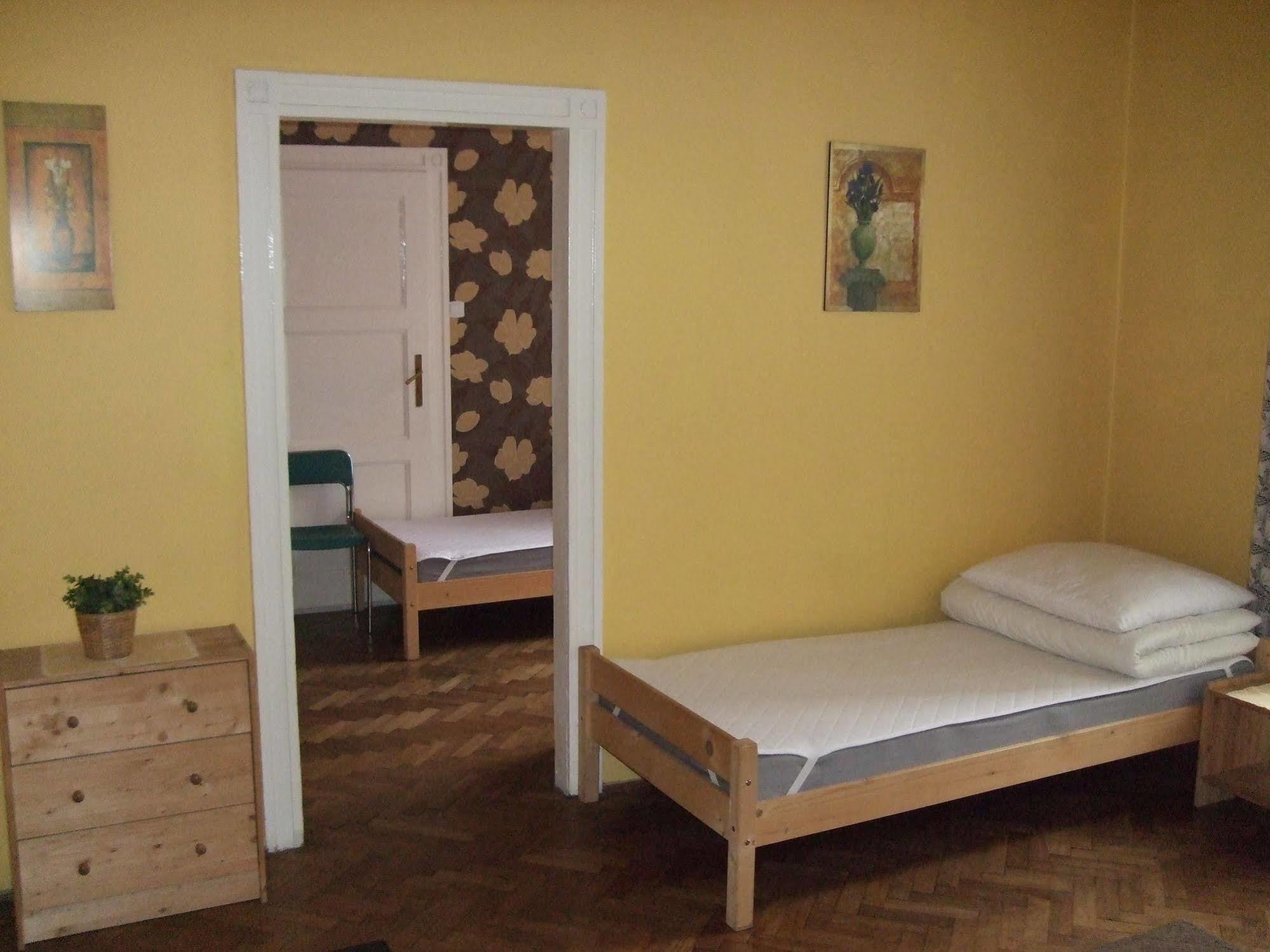 Old Walls Hostel Krakau Buitenkant foto