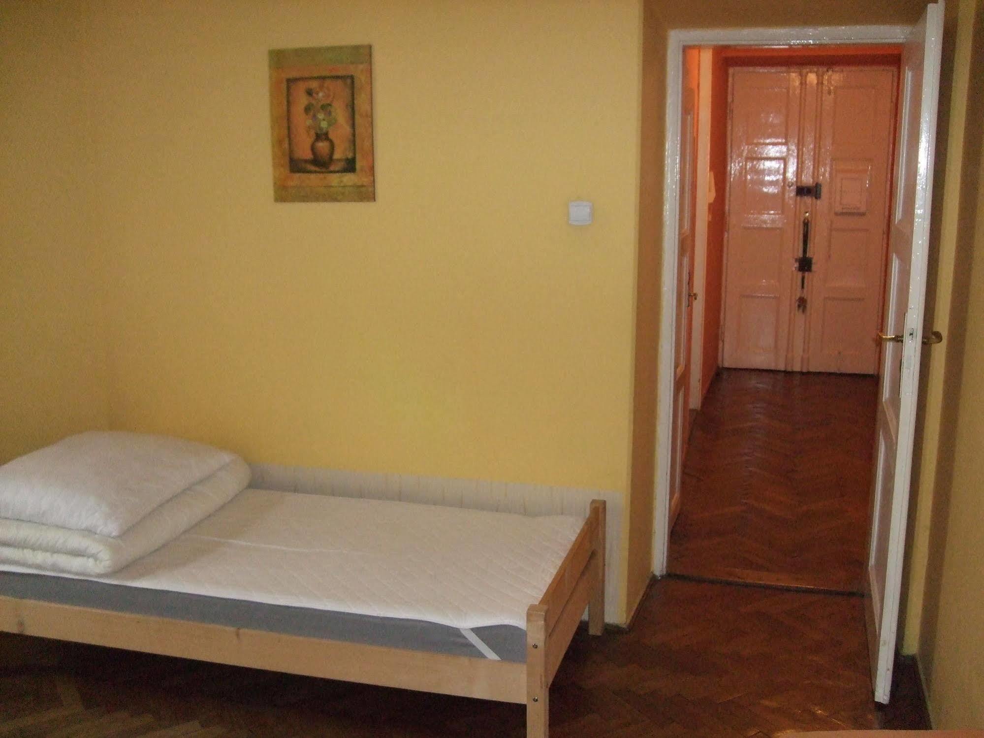 Old Walls Hostel Krakau Buitenkant foto